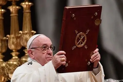 Папа Римський закликав приймати більше біженців