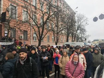 Справа Ноздровської: під будівлею поліції Київщини зібрався мітинг