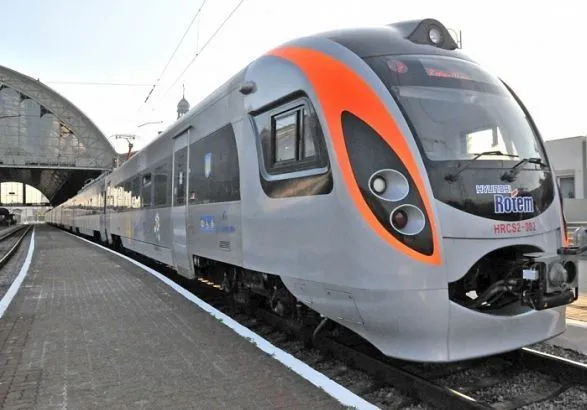 Потяг Запоріжжя-Київ задимівся в дорозі, пасажирів пересадили на інший