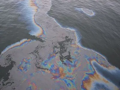 На Львівщині стався витік нафти у річку