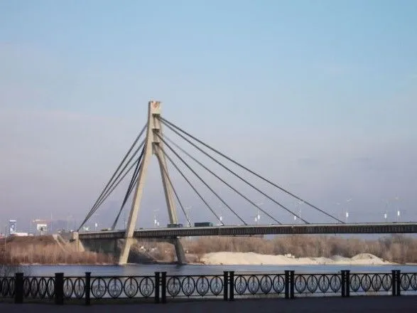 В Киеве завтра на нескольких мостах ограничат движение