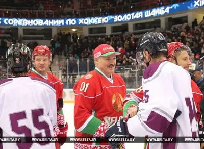 Лукашенко забил три шайбы в Рождественском международном турнире любителей хоккея