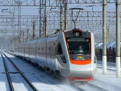 “Укрзализныця” назначила еще два дополнительных поезда к рождественским праздникам