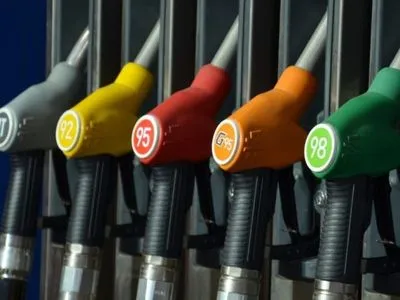 От роста цен на топливо страдают трейдеры и АЗС - эксперт