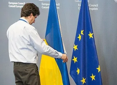Украине в 2018 году не стоит ждать прорывов в сотрудничестве с ЕС и НАТО - эксперт