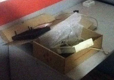 Наркотики поштою: у старому радіо на Донеччину намагались переправити амфетамін