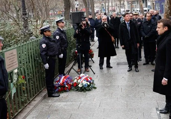 В Париже почтили память жертв нападения на редакцию Charlie Hebdo