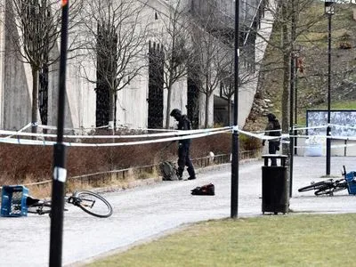 Мужчина умер после взрыва возле метро в Стокгольме