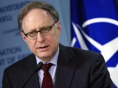 Екс-заступник генсека НАТО висловив позицію щодо миротворців ООН на Добасі