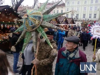 Во Львове прошло традиционное шествие звездочетов