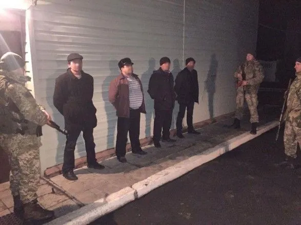 На Харківщині троє іноземців намагалися незаконно потрапити в РФ