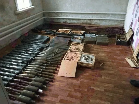 Гранатометы, мины и 14 тыс. патронов: арсенал оружия обнаружили у женщины в Сватово