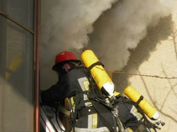 Из-за пожара в Ужгороде эвакуировали 30 жителей многоэтажки