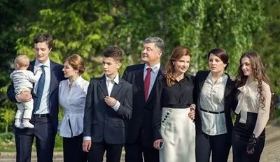 Сьогодні дві доньки Президента України святкують повноліття