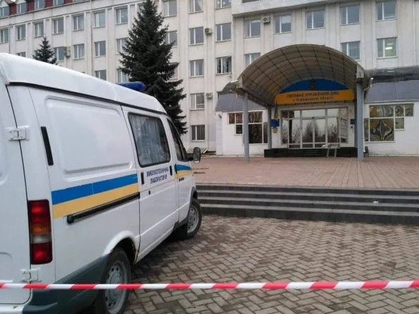 Полиция: в результате взрыва в помещении ГФС в Черновцах пострадали два человека