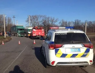 В Полтавській області на залізничному переїзді зіткнулися дві вантажівки