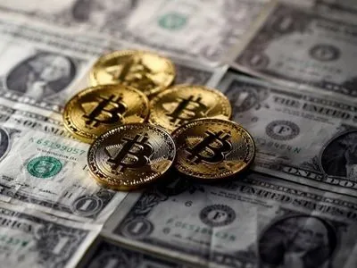 Курс Bitcoin упал ниже 13 тыс. долларов
