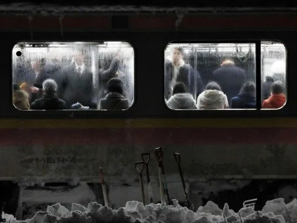 Из-за снегопада в Японии в ловушке оказался поезд с более 400 пассажирами