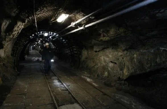 Уряд працює над програмою держгарантій для модернізації шахт – Гройсман