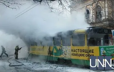 Під час пожежі в одеському трамваї постраждала жінка