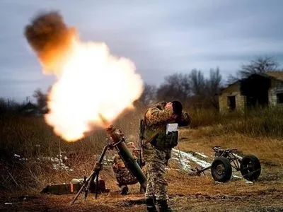 Бойовики на Донбасі вперше від встановлення перемир'я застосували артилерію