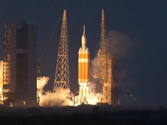 В США запустили ракету-носитель Delta IV со спутником-разведчиком