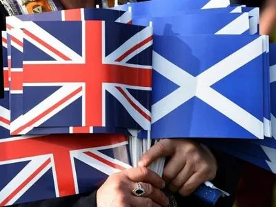 Правительство Шотландии должно принять решение по референдуму до конца года