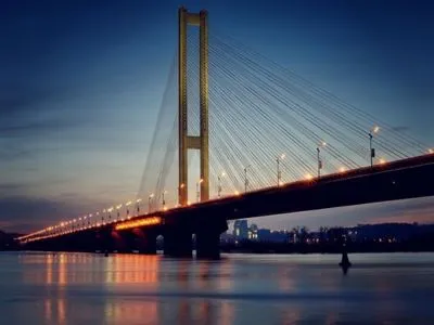 Завтра на Южном мосту в Киеве частично ограничат движение