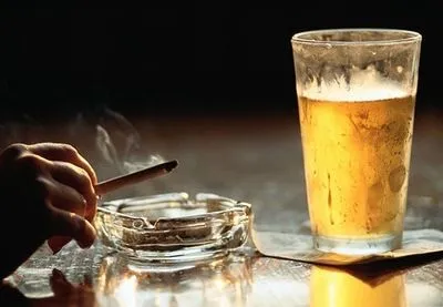 За рік в Україні алкоголь та тютюн подорожчали на 21% - статистика