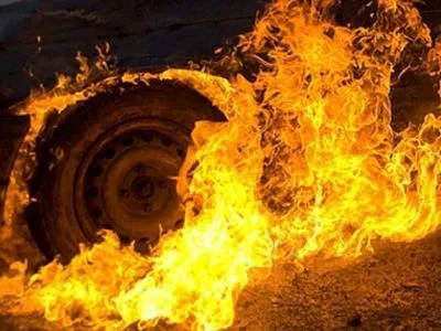 В Ровно подожгли автомобиль, которым пользовался главный фискал области