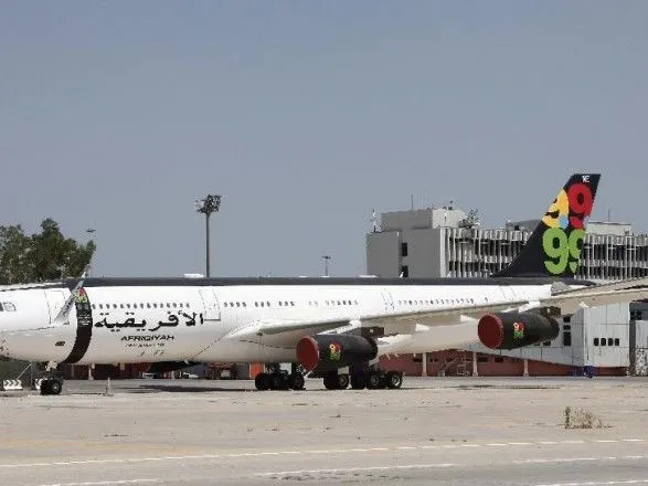 Из-за столкновений боевиков в столице Ливии закрыли аэропорт