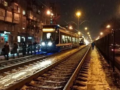 В Киеве на Борщаговке остановились скоростные трамваи