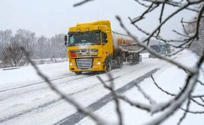 Через негоду на Одещині обмежили рух вантажівок