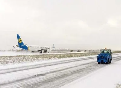 Из-за непогоды в аэропорту Одессы отменены авиарейсы
