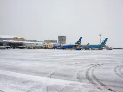 Аэропорты Киева несмотря на снег работают в обычном режиме