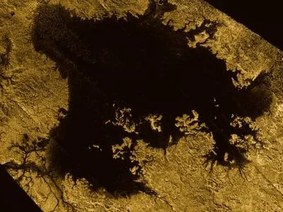 NASA: на одном из спутников Сатурна есть озера и моря