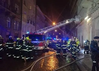 У Празі двоє людей загинули під час пожежі в готелі