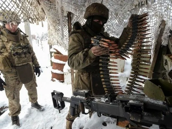 Боевики применили минометы и гранатометы на Донбассе: один военный ранен, четверо получили травмы