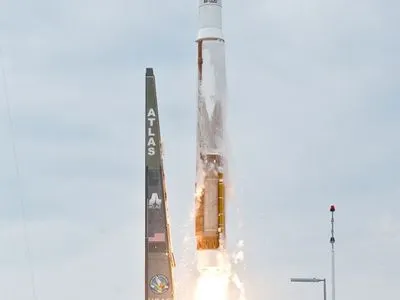 Ракета Atlas V с военным спутником США стартовала с космодрома на мысе Канаверал