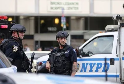 Три человека ранены в результате стрельбы на Манхэттене