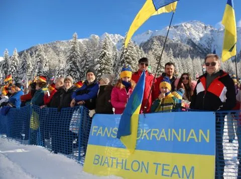 ukrayinski-biatlonistki-ne-potrapili-do-top-10-mas-startu-v-antkholtsi