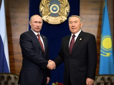 Путин обсудил с Назарбаевым ситуацию в Украине