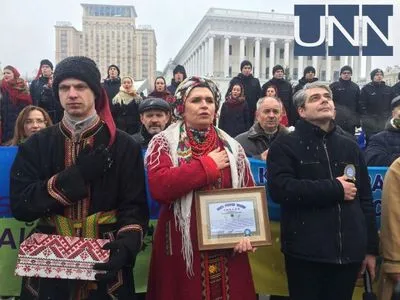 День Соборности: в центре Киева развернули самый длинный флаг Украины