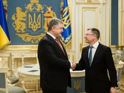Порошенко и Волкер обсудили восстановление территориальной целостности Украины