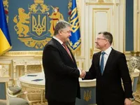 Порошенко і Волкер обговорили відновлення територіальної цілісності України