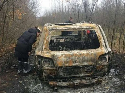 Полиция выяснила, кто сгорел в Lexus неподалеку от Кропивницкого
