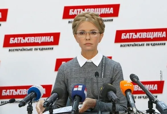 Тимошенко настаивает, чтобы Порошенко внес в представление по ЦИК кандидата от "Батькивщины"
