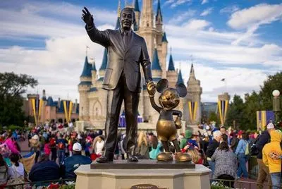 Disney виплатить працівникам по 1000 доларів через реформу Трампа