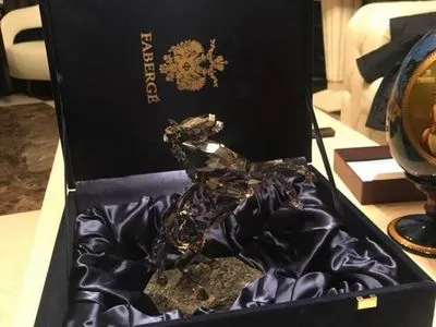 В квартире экс-министра Клименко нашли изделия Faberge