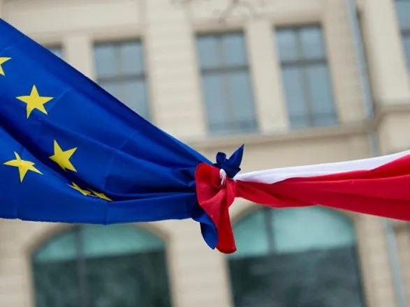 Еврокомиссия подаст в суд на Польшу из-за закона об авторском праве